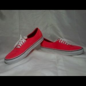 (Neon) Orange/Red Vans